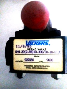 VICKERS HYDRAULIC SERVO VALVE SM4-2 (2.65)10-300/30-10-S135 ASSY 927656 NOS - Picture 1 of 9