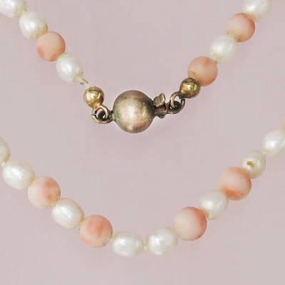 Kette Lang Engelhaut Korallen Süsswasser Perlen 333er Gelbgold - Bild 1 von 4