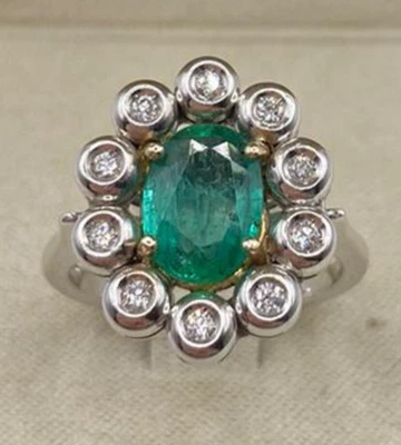 Anillo De Oro Blanco 18kt Con Diamantes Naturales Y Esmeralda Natural Ovalada - Imagen 1 de 4