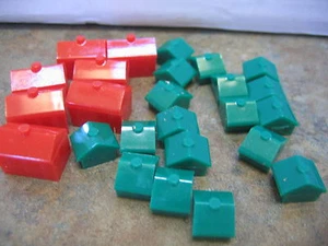 MONOPOLY Replacement Parts 18 GREEN HOUSES 7 RED HOTELS - Picture 1 of 1