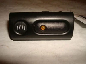 Interruttore riscaldamento lunotto 95BG18C621AA FORD MONDEO I (GBP) 2.0I 16V - Foto 1 di 3