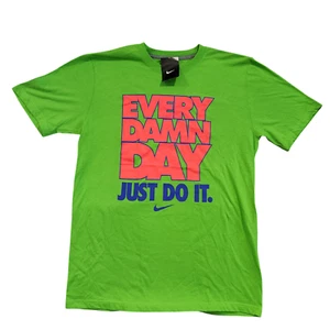 Nike "Every Damn Day Just Do It." T-Shirt Rad Green Men's Large BNWT Unisex - Picture 1 of 2