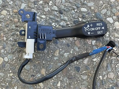 Interruptor de volante de control de crucero interior Toyota Sequoia 2002-04 1BA174 usado Foto 1 de 4