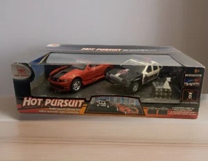 New Bright Hot Pursuit Radio Control Chasing Set Art No. 649422 - Picture 1 of 9