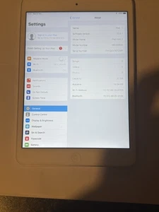 Apple iPad mini 2 7" 32 Grade B Silver wi-fi only - Picture 1 of 3