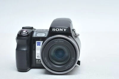 Sony Cybershot DSC-H7 8.1MP Digital Camera with 15x Optical Image Stabilization - Image 1 of 4
