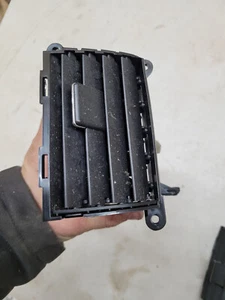 TD1264930 10 11 12 13 14 15 Mazda CX-9 CX9 LEFT Center Dash Air AC Vent OEM - Picture 1 of 2