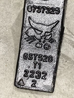 1 OEM Bobcat Heavy Duty Bucket Teeth 6737325 Fits Shank GST520 New - Image 1 of 4