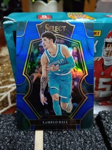 Balón LaMelo 2022-23 Panini Select - Premier Level #141 Blue Prizm  - Imagen 1 de 2