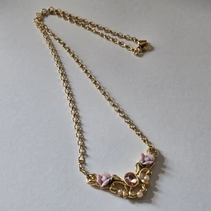 Avon Pink Lace Necklace Art Nouveau Inspired Porcelain Flowers Faux Pearls Vtg - Picture 1 of 8