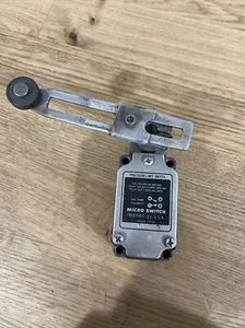 Micro Switch Precision Limit Switch 1LS131 ENCLOSED LIMIT SWITCH 10A - Picture 1 of 7
