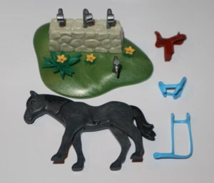 Playmobil Décor Puis Abreuvoir Chevaux + Cheval & Accessoires Selle Harnais NEW - Picture 1 of 1