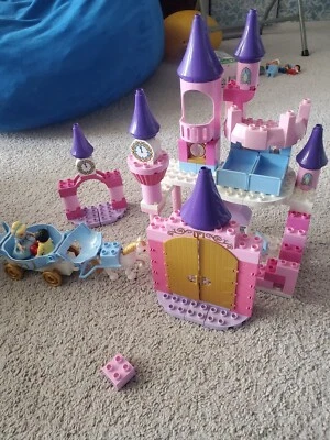 LEGO DUPLO Disney Castillo de la Princesa Cenicienta (6154) y Carruaje (6153) Foto 1 de 4