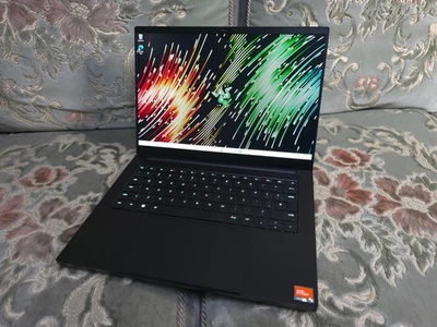 Razer Blade 14 Ryzen 9 7940HS RTX 4060 32GB 1TB QHD 240Hz Gaming Laptop - Image 1 of 4
