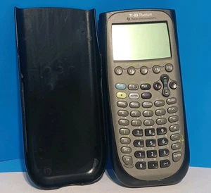 Texas Instruments TI-89 Titanium Advanced graphischer Taschenrechner mit Deckel - Bild 1 von 8