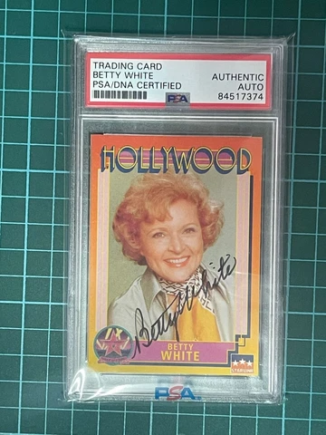 Betty White Auto Autograph 1991 Starline Card GOLDEN GIRLS PSA/DNA Certified Cover
