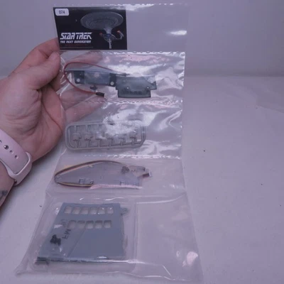 Fanhome Eaglemoss Build The Star Trek USS Enterprise NCC-1701-D #74 - Image 1 of 4