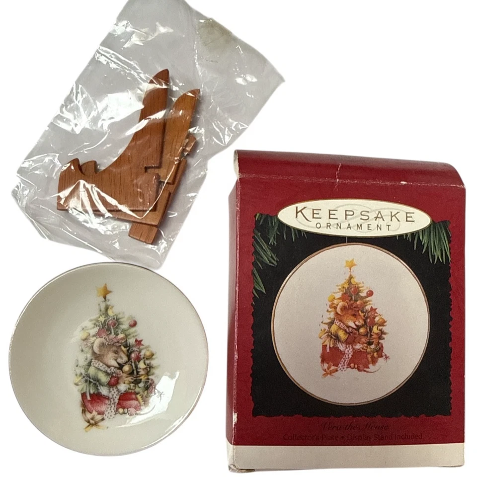 1995 Hallmark Keepsake Ornament Collector's Plate Vera The Mouse Qx5537