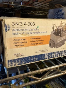 White-Rodgers 36C94-303 Furnace Gas Valve 1/2" x 3/4" 24V - Picture 1 of 1