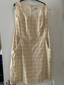 Madison Leigh Women Cream and white lined front women’s dress May Fit Sz 16/18 - Picture 1 of 9