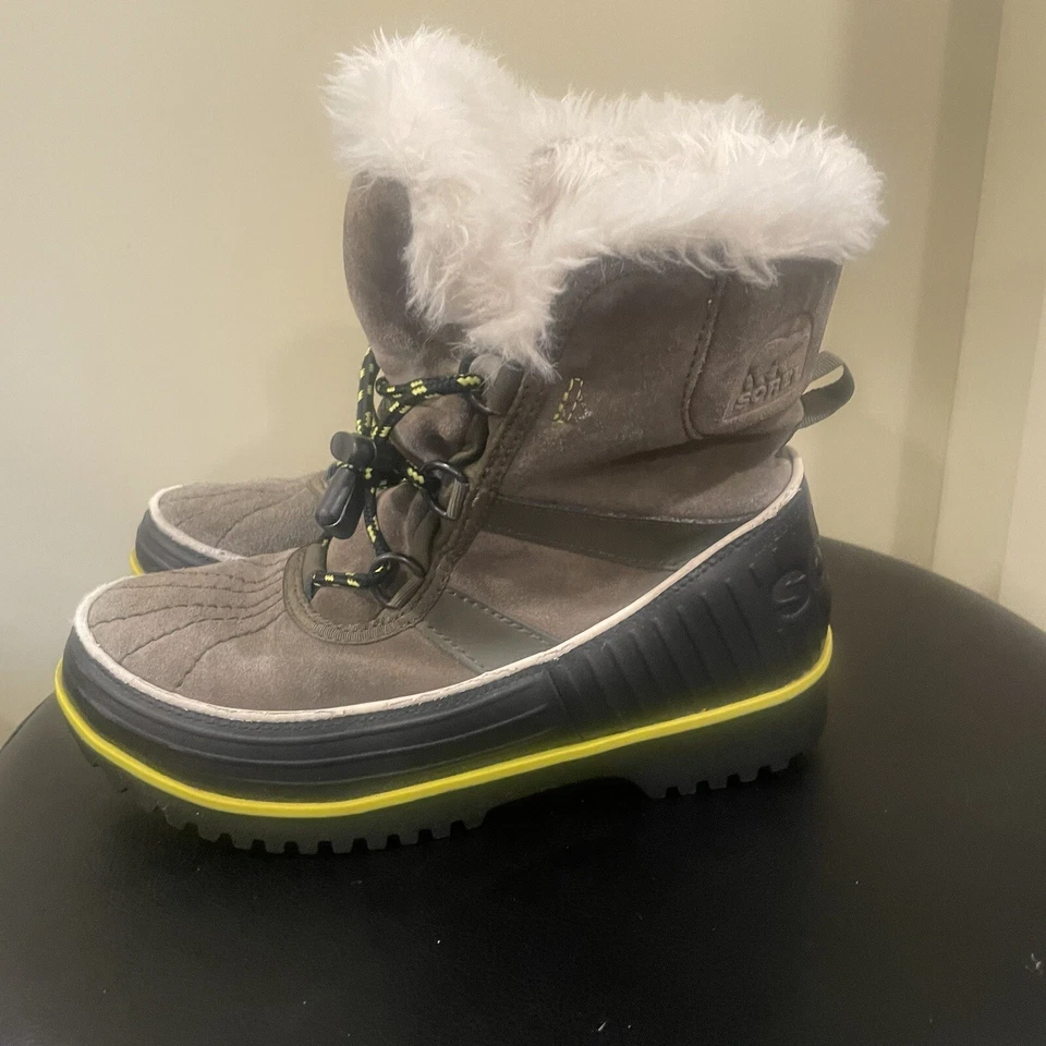 SOREL Tivoli II Youth Winter Rain Snow Waterproof boots Size 3 Green - Image 1 of 4