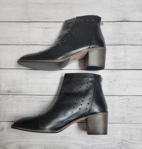 Journee Collection Ulima Leather Zipper Cap Toe Boots Black Women's Size 10 - Picture 1 of 9