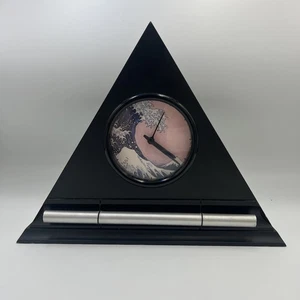Reloj Despertador Now & Zen Timbre Despertar Progresivo Triángulo Negro con Cara Ondulada - Imagen 1 de 10