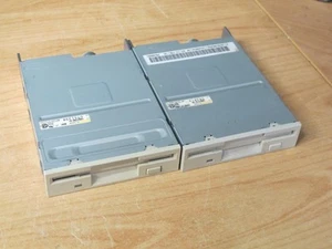Lot de 2 lecteurs de disquettes Amiga 880kB avec Ready Signal - Photo 1/3
