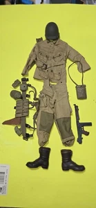  WWII Tan Airborne Fallschirmjäger Kampfuniform Set 12 Figuren - Bild 1 von 1