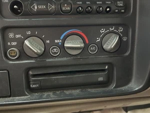 1996-2000 Chevrolet 2500 Pickup Temperature Control With AC w/ Rear Defrost - Picture 1 of 12