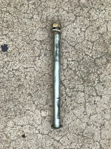 2004 04 Honda Crf450r Crf450 Crf 450r Swingarm Axle Bolt Pivot Shaft  - Picture 1 of 1