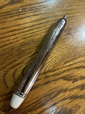 Linterna de bolsillo con luz de pluma EVEREADY de colección pilas AA “probadas” NOS Foto 1 de 4