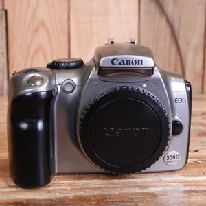 Canon EOS 300D DSLR Digital Camera Body Only - Untested - Spares or Repair - Picture 1 of 4