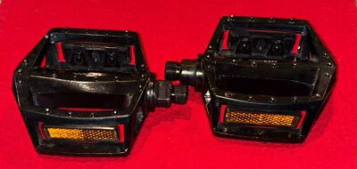 Pedales de bicicleta Black Union K370 reflectores de seguridad de aleación hacer oferta Foto 1 de 4