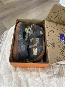 Livie and Luca Girls Size 10 Skippers Pewter Shimmer Shoe - Picture 1 of 3