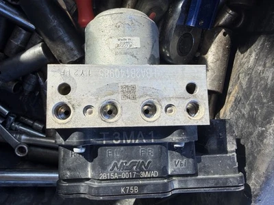 Модуль насоса ABS 2014 Honda Accord 2,4 л от оригинального производителя сломан - Изображение 1 из 4