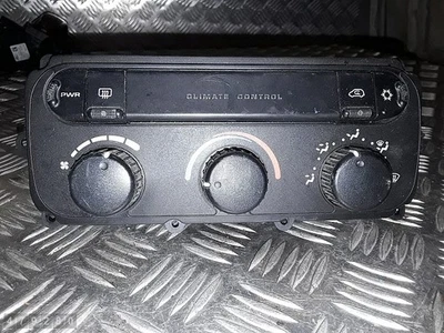 2002 CHRYSLER VOYAGER CLIMATE CONTROL UNIT A/C SWITCH 05005001AH - Image 1 of 4