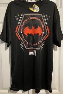 Batman size M new Athletic Training shirt black and red great for movie - Picture 1 of 6