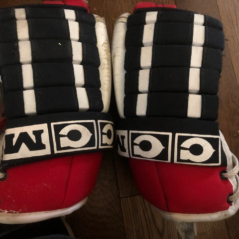 Mens CCM  M-HG145S Hockey Gloves Chicago Black Hawks Cover