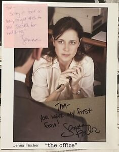 JENNA FISCHER SIGNED THE OFFICE AUTOGRAPHED 8.5x11 PHOTO