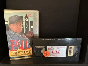 BILL ON HIS OWN VHS vtg Mickey Rooney Film Sackter Dennis Quaid 1987 Video Tape - Imagen 1 de 4
