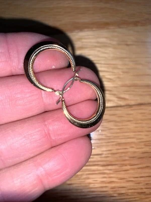 10k Gold Round Hoop Earrings Polished Milgrain Beaded 7/8”, .66 Gr - Image 1 of 4