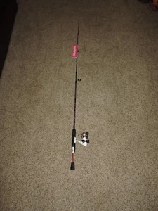 Shakespeare Amphibian Spinning Combo Black Pink White - Picture 1 of 9