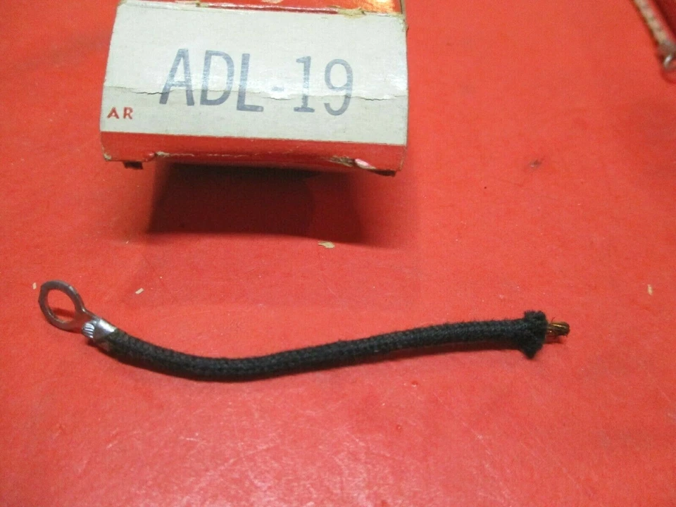 CHRYSLER-DODGE-PLYMOUTH-DESOTO V8-1951-59-BRAZO INTERRUPTOR-PLOMO-cable distribuidor  Foto 1 de 1