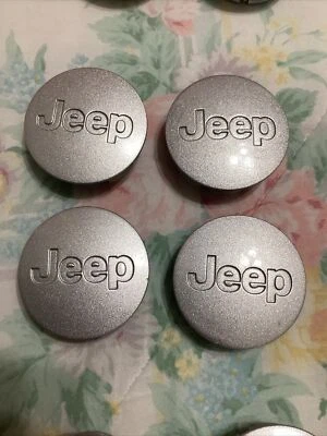 Tapacubos central Jeep Wrangler Liberty Patriot 07 17 plateado repintado 52090401AB 4 Foto 1 de 4