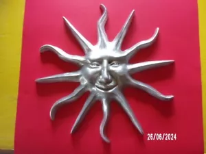 Gus flowers, Sculpture of Sun with a Face - Picture 1 of 4