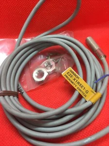 Omron E2E-X1R5E1-G Proximity Switch (New) - Picture 1 of 2