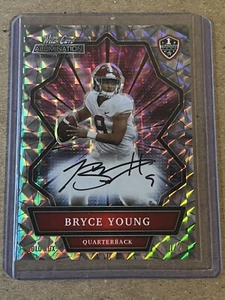 2021 Wild Card NIL Bryce Young Holo-Lux Silber Prizm Autogramm #21/25 - Bild 1 von 6