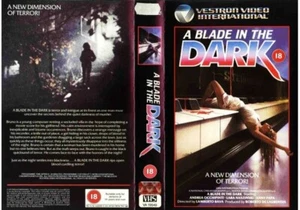 A BLADE IN THE DARK. Very rare. VHS Tape from 1983. Slasher-horror Cult Classic. - Bild 1 von 3
