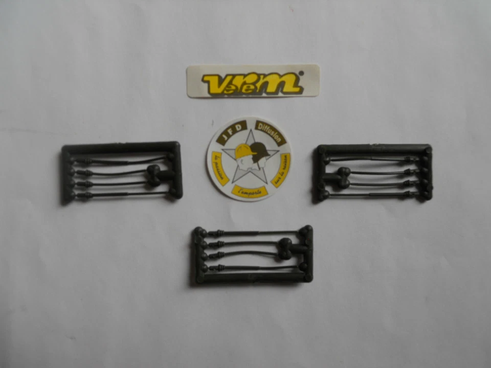 SOLIDO MILITAIRE ANTENNES INJECTION PLASTIQUE NOIR  ACCESSOIRES D'ORIGINE - Photo 1/1